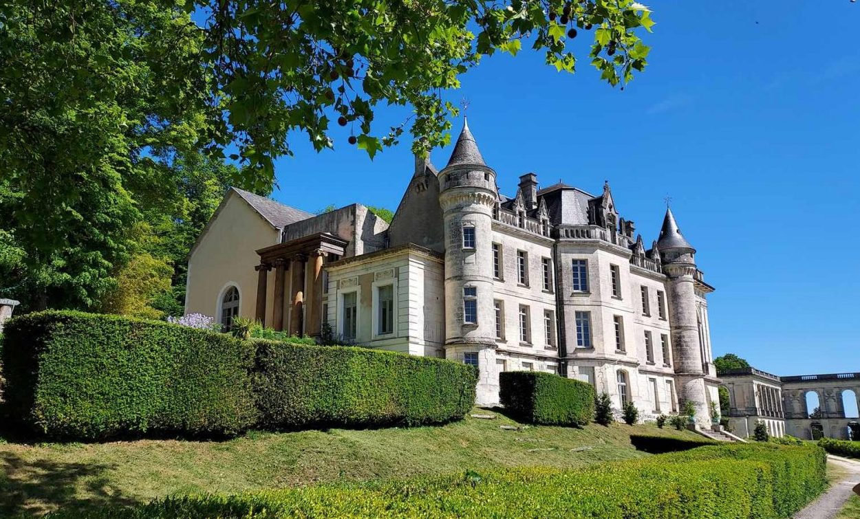 Lire la suite à propos de l’article Retour sur la journée d&rsquo;Aubeterre-sur-Dronne au Château de la Mercerie.