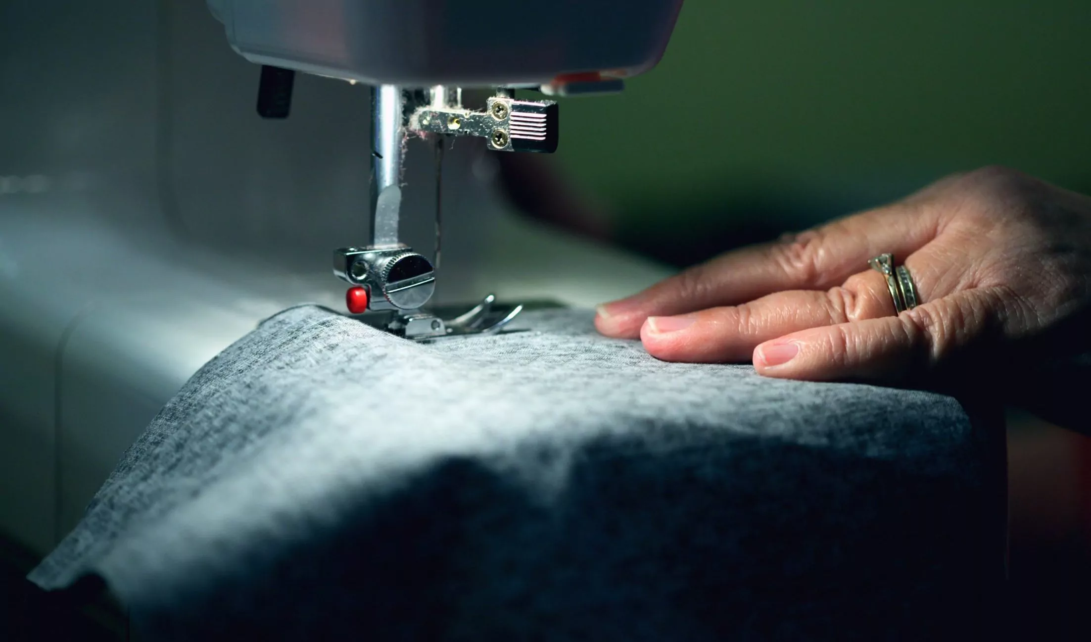 Lire la suite à propos de l’article ZOOM sur L’atelier COUTURE